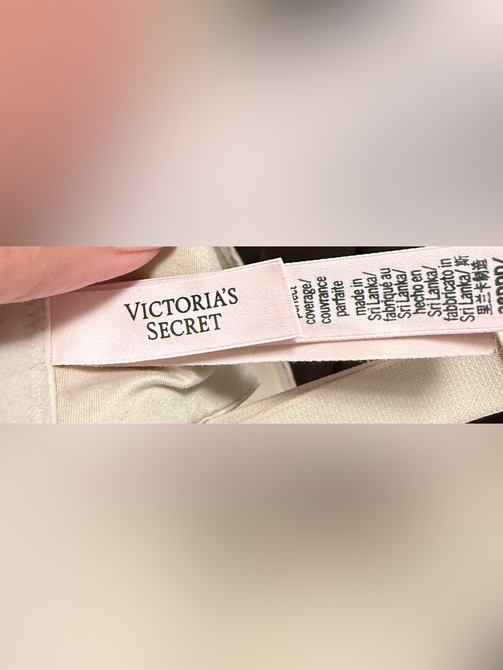 Victoria's Secret Body by Victoria Perfect Coverage Lightly Padded Underwire Bra - Picture 4 of 5